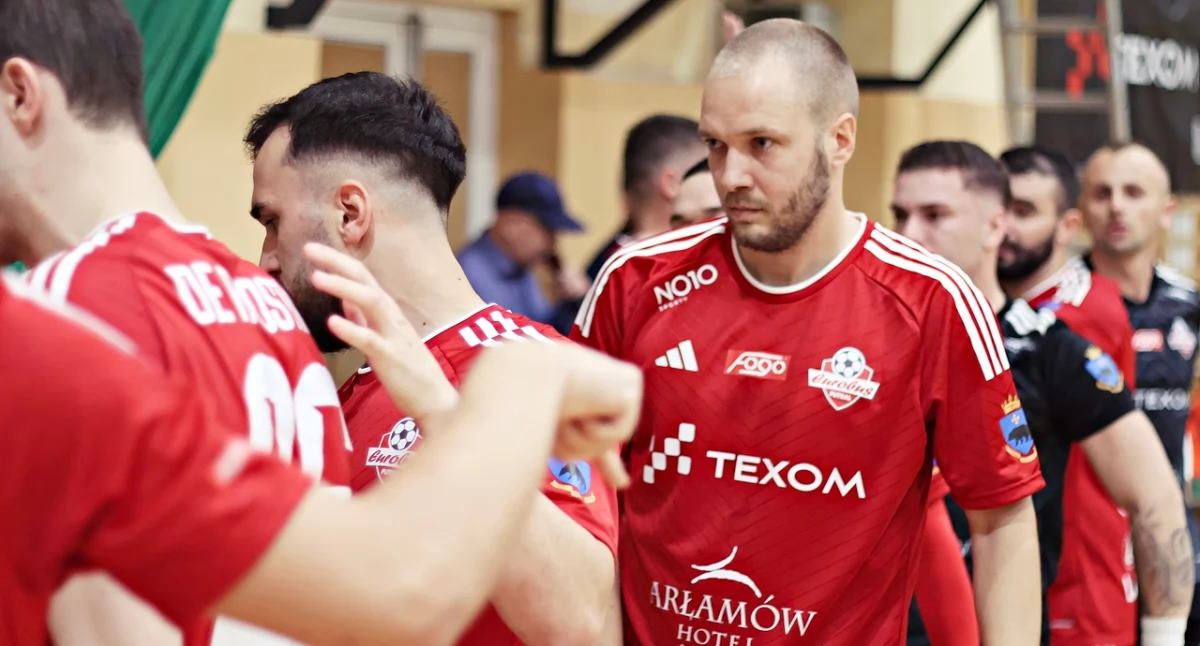 Jaroslaw Lebid (na pierwszym planie) był bohaterem Texom Eurobusu w starciu z FC Reiter Toruń. Fot. Grzegorz Gajdzik
