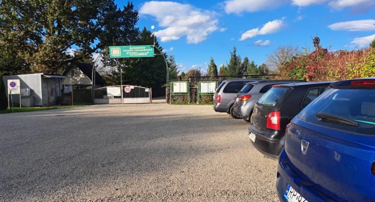 Projekt budowy głównego parkingu przy ROD „Wilcze” zyskał w budżecie obywatelskim na 2024 rok aż 1291 głosów. Teren jest gotowy i już służy działkowcom./ FOT. U. Gielo