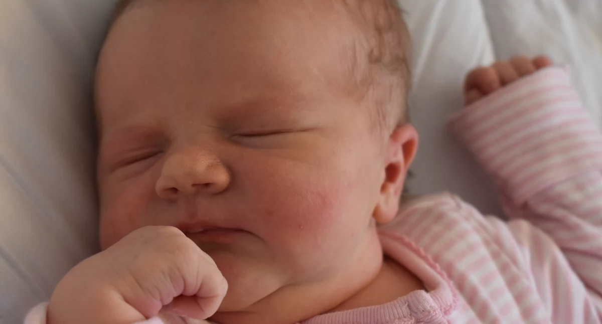 Antonina Jakubowska, córeczka Katarzyny i Kamila, siostrzyczka Igi i Ksawerego, urodzona 18 października, waga 3620 g, mieszkanka Sierakośc.