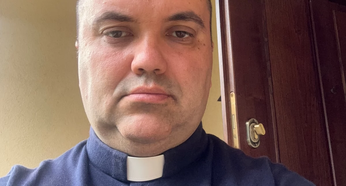 – Wychowanie nie polega na dokładaniu oliwy do ognia i rozpieszczaniu, ale na stawianiu zadań i wymagań, zawsze realizowanych z miłością – mówi ks. Marcin Koperski.