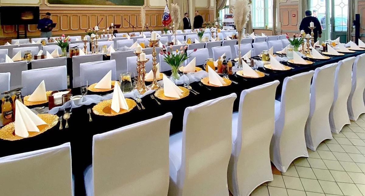 Sala główna restauracji. 