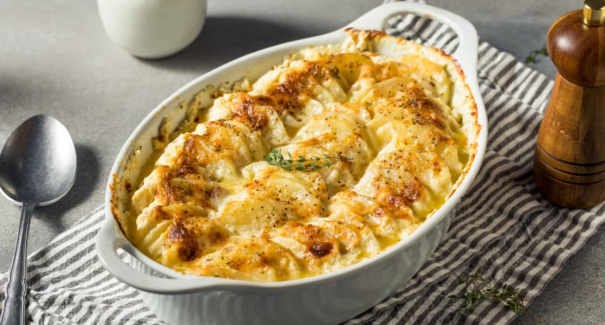 Przepisy kulinarne, Zapiekanka ziemniaczana gratin (Gratin dauphinois) - zdjęcie, fotografia