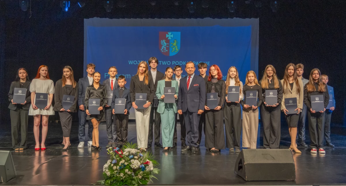 Uhonorowani stypendyści dziękowali za dostrzeżenie ich pracy i wysiłków./ FOT. UMWP