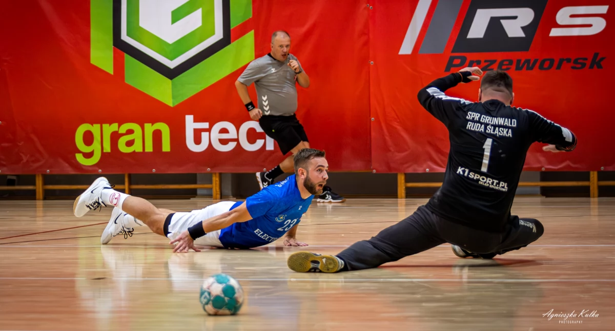 Tomasz Kulka była najskuteczniejszym zawodnikiem SPR Orła w starciu z rezerwami superligowego Górnika Zabrze. Fot. Agnieszka Kulka