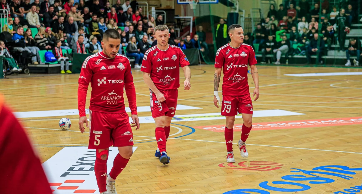 Przemyślanie po raz pierwszy w sezonie poczuli gorycz porażki. Ale każda porażka czegoś uczy. Muszą szybko wyciągnąć wnioski i zapomnieć o niej. Fot. Texom Eurobus Przemyśl/Kamil Krukiewicz