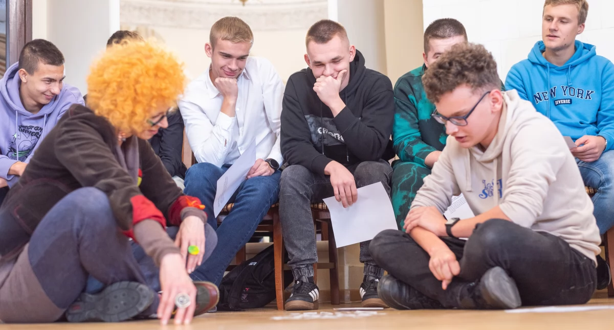 W warsztatach literackich wzięła udział młodzież z Zespołu Szkół im. Wincentego Witosa w Zarzeczu pod opieką polonistki Bożeny Kolasy. Fot. Katarzyna Szarek/Muzeum Dzieduszyckich Zarzecze