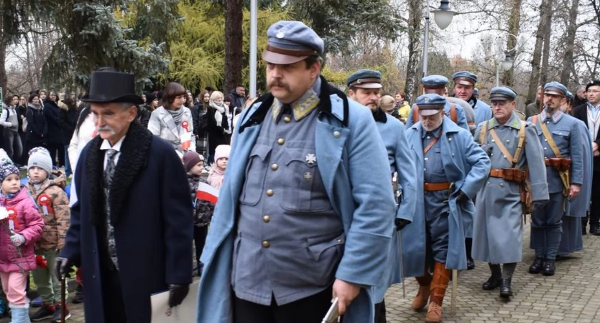 Tomasz Jamróz-Piłsudski, który w murach przemyskiej uczelni mówił m.in. o dziedzictwie marszałka Piłsudskiego w kontekście współczesnym, nie kryje dumy ze swojego pochodzenia i ze swoich przodków./ FOT. Starostwo Powiatowe w Przemyślu