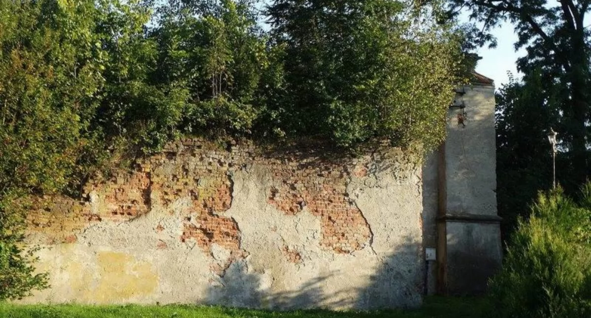 Pozostałościom zamku w Sośnicy drugie życie chce nadać ekipa ze Stowarzyszenia Rozwoju Gminy Radymno „Pro Patria”./ FOT. Stowarzyszenie Rozwoju Gminy Radymno Pro Patria