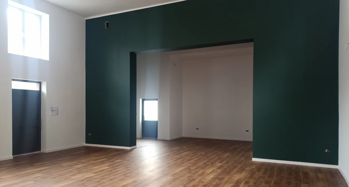 Projekt „Remont remizy OSP w Drohobyczce poprzez remont sali wraz z komunikacją”, realizowany przez dubiecki samorząd przy udziale lokalnych partnerów, doczekał się szczęśliwego finału. Wnętrza stały się komfortowe i estetyczne./ FOT. UMiG Dubiecko