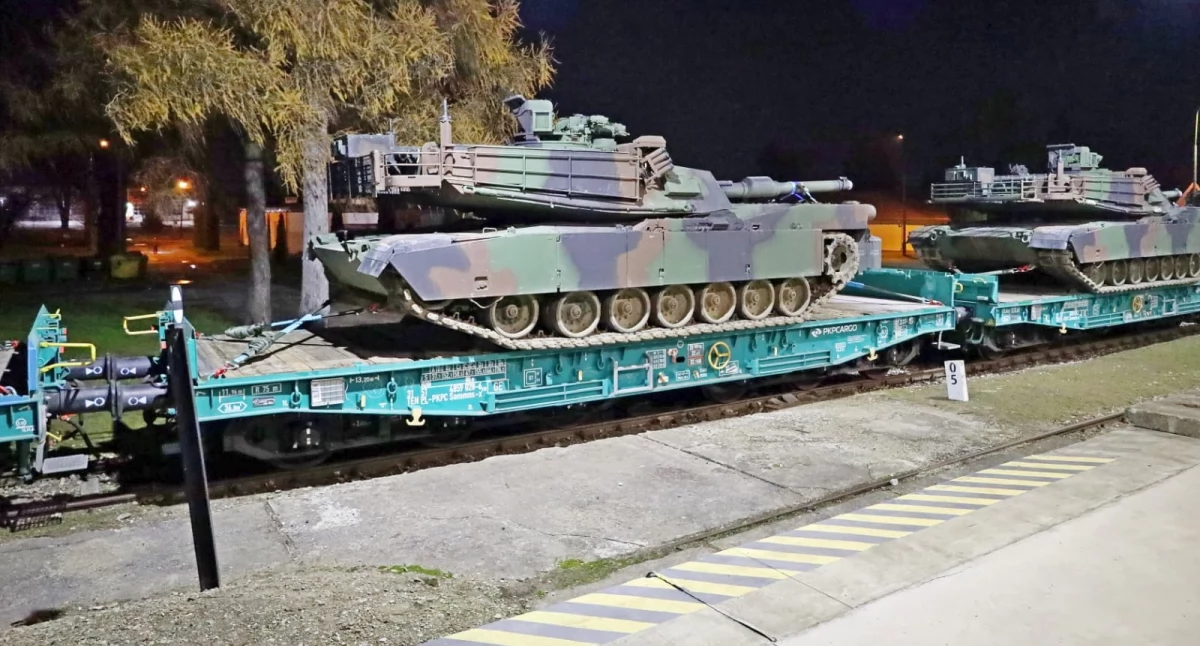 Kolejna partia czołgów wraz z wozami zabezpieczenia technicznego Hercules trafiła do żurawickiej jednostki, będącej częścią 19. Lubelskiej Brygady Zmechanizowanej, kilkanaście dni temu. Fot. st. szer. Daniel Brzozowski