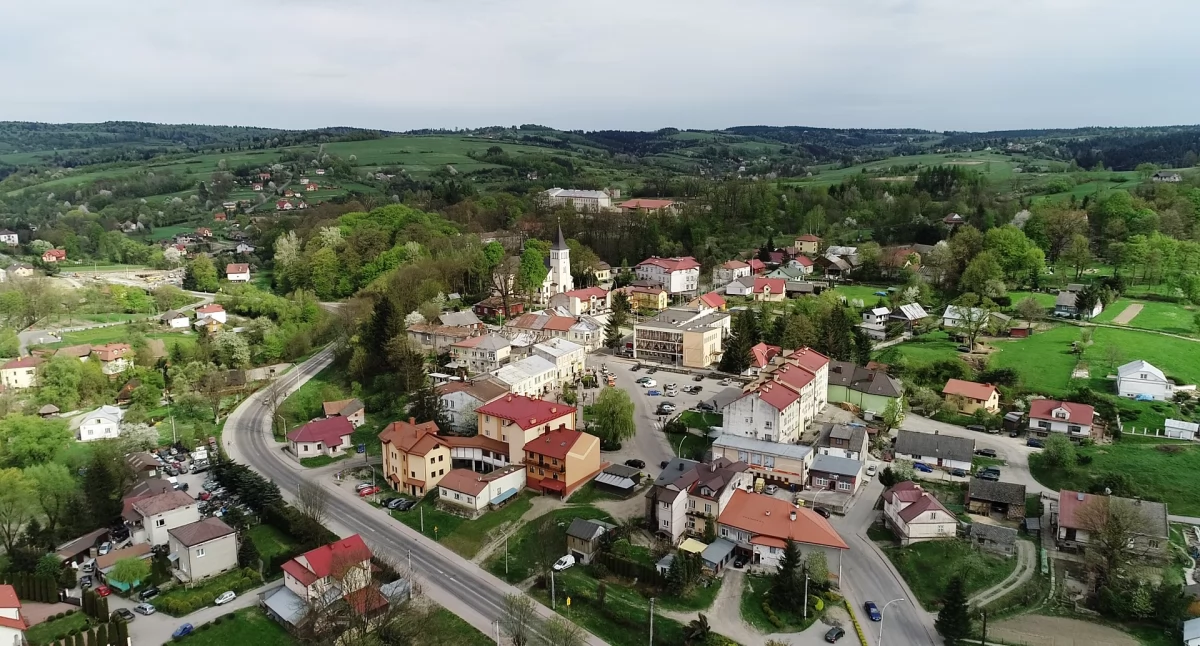 Birczański samorząd przystąpił do opracowania strategicznego dokumentu, który wskaże m.in., w których częściach miasta mogą powstawać nowe drogi, osiedla mieszkaniowe, parki czy miejsca pracy. Jednym słowem określi, jak będą wyglądały miasto i gmina Bircza w przyszłości./ FOT. www.gminy.podkarpackie.com