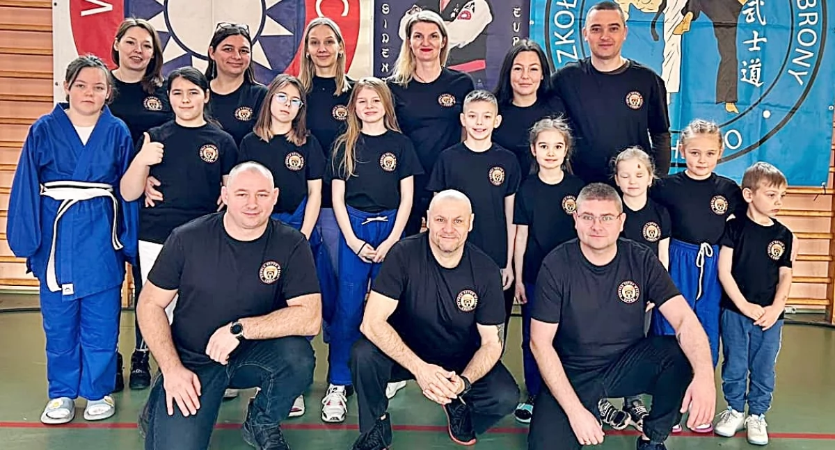 Jarosławska ekipa podczas XIII Mistrzostw Świata Combat Ju-Jitsu w Mikołowie. Młodzież zdobyła aż pięć medali dla reprezentacji Polski. Fot. zbiory własne