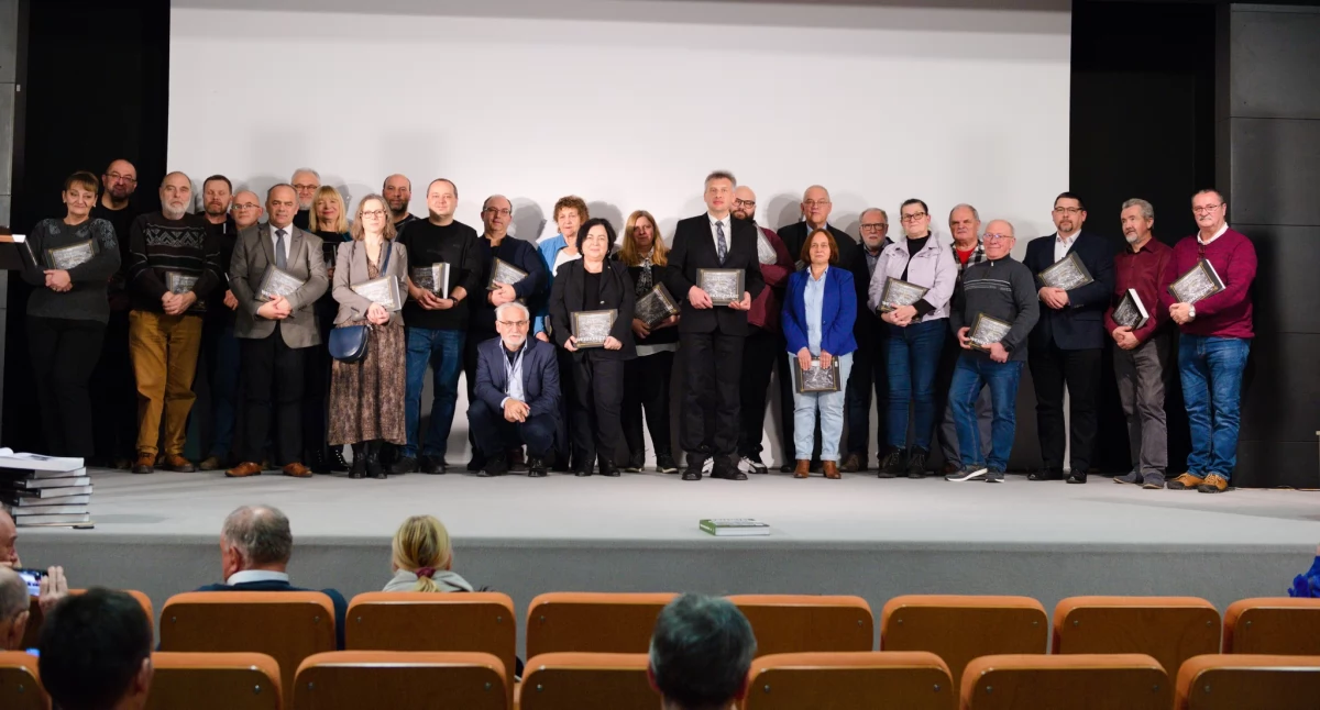 W piątek, 13 grudnia br., oczywiście w auli Muzeum Narodowego Ziemi Przemyskiej, odbyło się spotkanie autorskie promujące trzeci tom. Sala pękała w szwach! Fot. zbiory własne