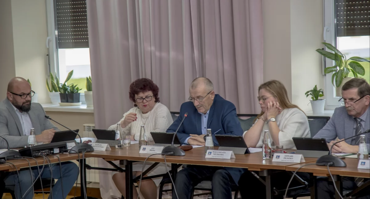Nowe, wyższe stawki za wywóz śmieci to efekt uchwały podjętej na wieńczącej stary rok sesji Rady Miasta Radymna./ FOT. UM Radymno