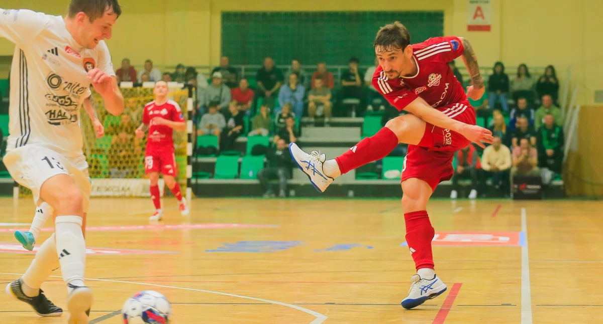 Cieszy powrót do gry Rafaela Cadiniego (z prawej), który ostatni mecz w barwach Texom Eurobusu rozegrał na początku października ub.r. z FC Reiter Toruń. Fot. Texom Eurobus Przemyśl/Kamil Krukiewicz