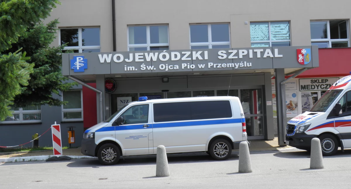 Zapotrzebowanie na świadczenia medyczne w zakresie onkologii z miesiąca na miesiąc jest coraz większe, stąd obłożenie na oddziale onkologicznym przemyskiego szpitala jest praktycznie pełne. Nie zawsze idzie to w parze z komfortem leczenia i na ten fakt zwrócił uwagę jeden z pacjentów. / FOT. U. Gielo