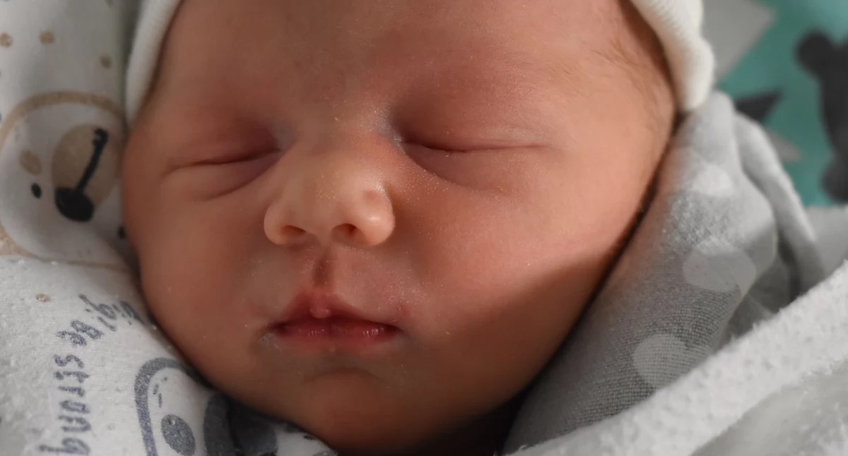 Zofia Cupak, córeczka Moniki i Sylwestra, siostrzyczka Zuzi, urodzona 8 stycznia, waga 3130 g, mieszkanka Chotyńca.