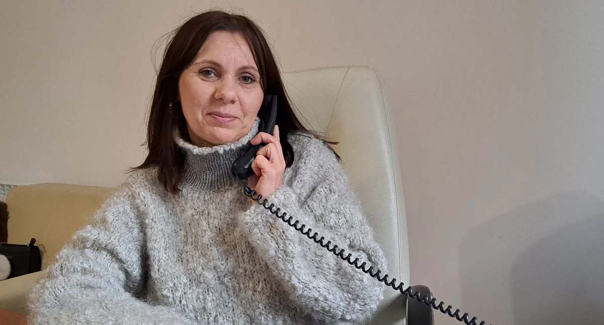 – Osoba ubiegająca się o rentę wdowią musi spełnić określone warunki. Jednym z nich jest wiek. I właśnie o te warunki było najwięcej pytań. Wielu dzwoniących zastanawiało się, czy im się takie świadczenie należy – mówi Alicja Fedyk, naczelnik Wydziału Świadczeń Emerytalno-Rentowych Inspektoratu ZUS w Przemyślu, która pełniła dyżur telefoniczny w naszej redakcji. / FOT. U. Gielo