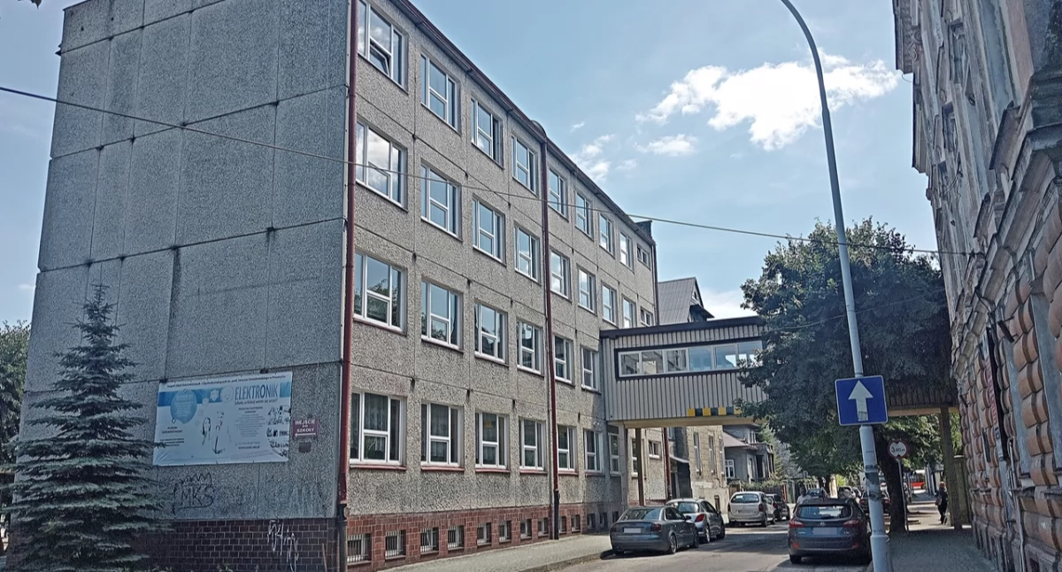 Wiele wskazuje na to, że w IV Liceum Ogólnokształcącym w Zespole Szkół Elektronicznych i Ogólnokształcących im. prof. Janusza Groszkowskiego w Przemyślu powstanie klasa o profilu mundurowym. Fot. Mariusz Godos