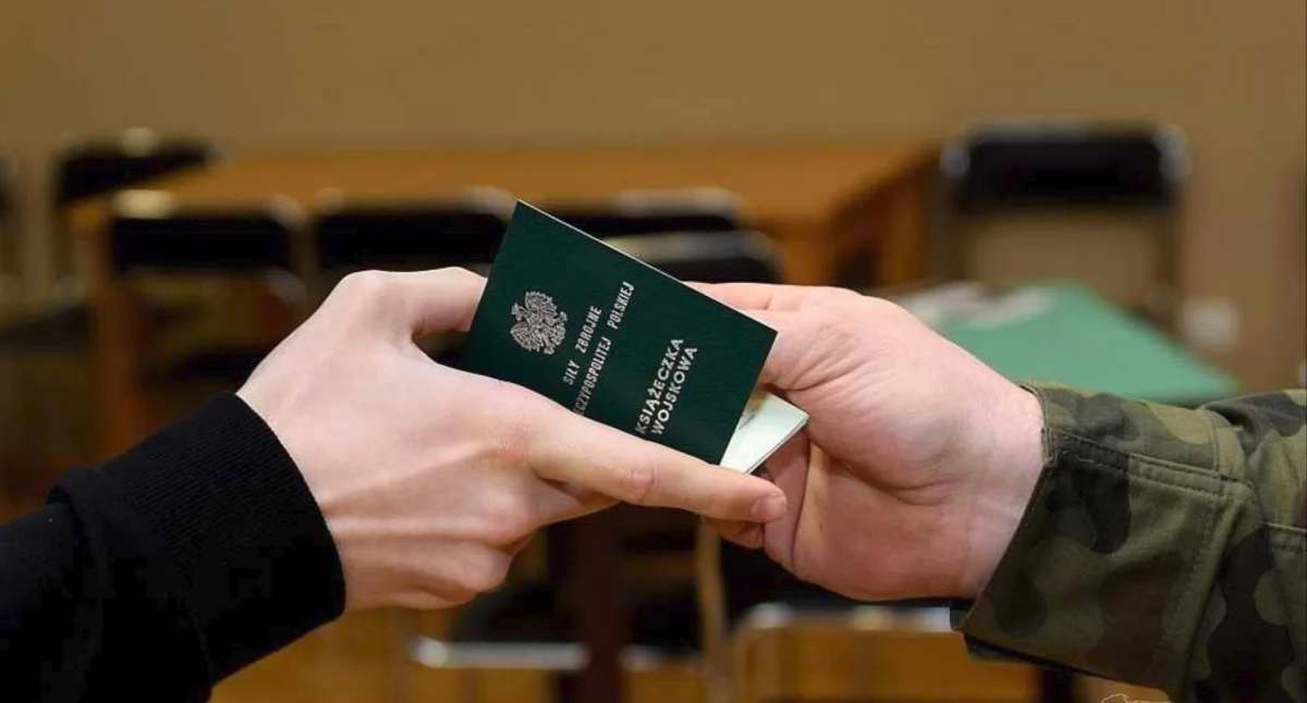 Tegoroczna kwalifikacja wojskowa obejmie głównie młodych mężczyzn, ale też kobiety z wybranych roczników i z kwalifikacjami przydatnymi do służby oraz osoby w wieku do 60 lat.