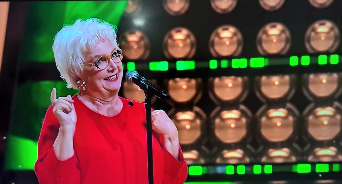 Jarosławianka Emanuela Nowak zdradziła, że zgłosiła się do formatu „The Voice Senior”, żeby przeżyć przygodę życia. W decyzji tej utwierdziła ją też wróżba. Przepowiedziano jej niedawno, że nadarzy się okazja, którą będzie mogła wykorzystać. / FOT. U. Gielo
