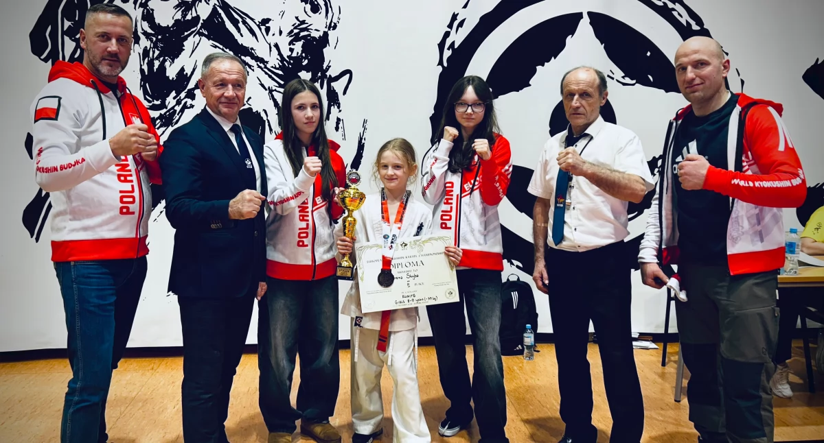 Przemyska ekipa tuż po imprezie w Leżajsku. W środku medalistka Pucharu Europy Dzieci i Juniorów WKB Irena Skyba. Fot. zbiory własne
