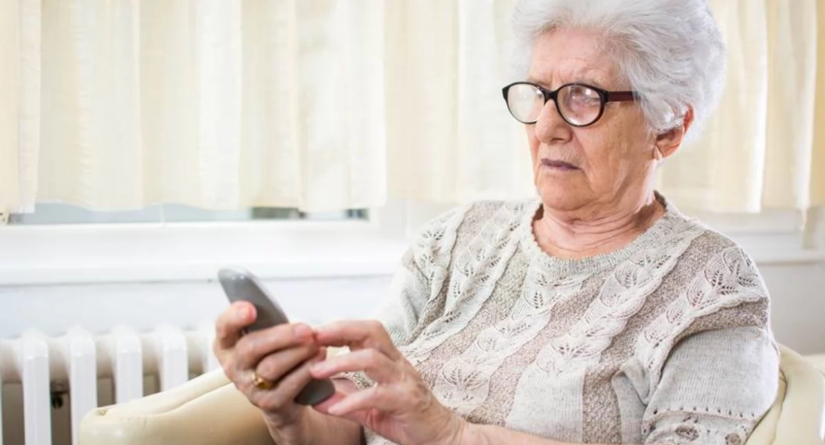 Pomimo stale prowadzonych akcji profilaktycznych wśród seniorów przestępcy nadal potrafią skutecznie wykorzystać przez telefon ich zaufanie./ FOT. ZW (zdjecie ilustracyjne)