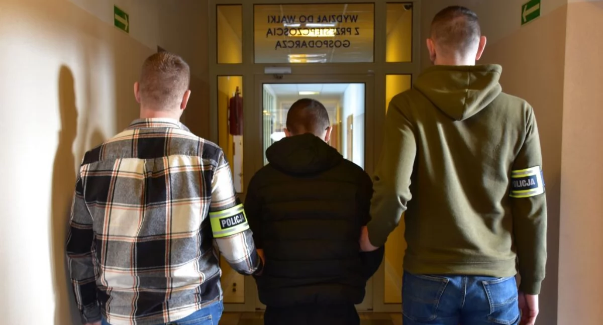 Wobec pięciu mężczyzn podejrzanych w sprawie – w wieku 22 lat, 20 lat, dwóch 18-latków i jednego 17-latka – decyzją sądu zastosowano areszt tymczasowy. Są to mieszkańcy powiatu jarosławskiego i przeworskiego. Za popełnione czyny grozi im do 10 lat pozbawienia wolności./ FOT. KPP Jarosław
