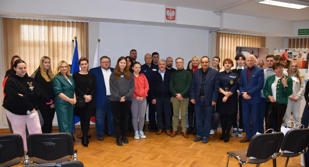 Przemyska inauguracja kampanii #WIDOCZNIWMROKU odbyła się w przemyskim oddziale Podkarpackiego Centrum Edukacji Nauczycieli. Fot. zbiory własne