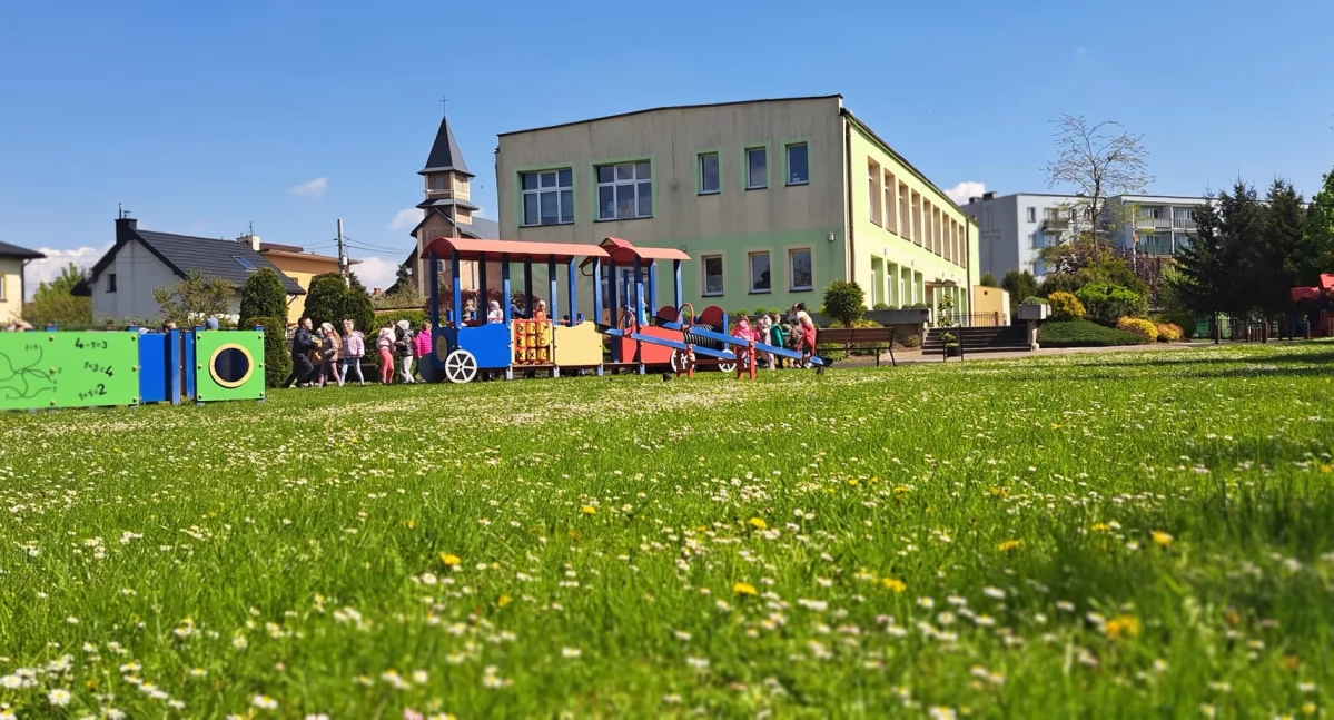 Na modernizację przedszkola samorządowego miasto wyłoży kwotę nieco ponad 1 mln 585 zł brutto. Inwestycja jest realizowana z rządowym dofinansowaniem. Samorząd wyłoży z własnego budżetu jedynie 237 tys. 877 ,77 zł./ FOT. Przedszkole Samorządowe w Radymnie