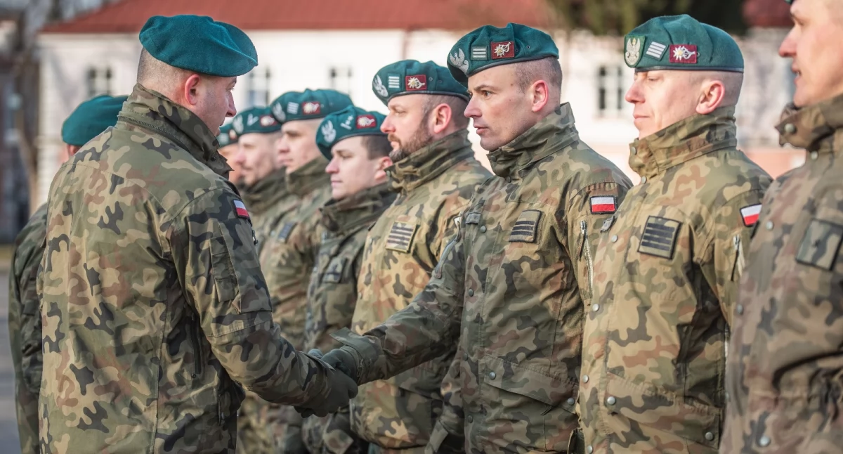 Wręczenie wyróżnień odbyło się podczas zbiórki pododdziałów batalionu, w której uczestniczył Dowódca 21. Brygady Strzelców Podhalańskich gen. bryg. Tadeusz Nastarowicz./ FOT. 5 BSP
