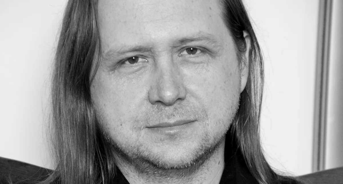 M. Materniak to absolwent Szkoły Kreatywnej Fotografii przy Krakowskich Szkołach Artystycznych (dyplom obronił w 2010 roku). Jako fotograf współpracował z firmami i instytucjami w kraju, a także za granicą. Swoje prace wystawiał w: Krakowie, Rzeszowie, Przemyślu, Lubaczowie, Narolu, Jarosławiu, ponadto wiele z nich  znajduje się w prywatnych kolekcjach w Polsce i za granicą. / FOT. ZW