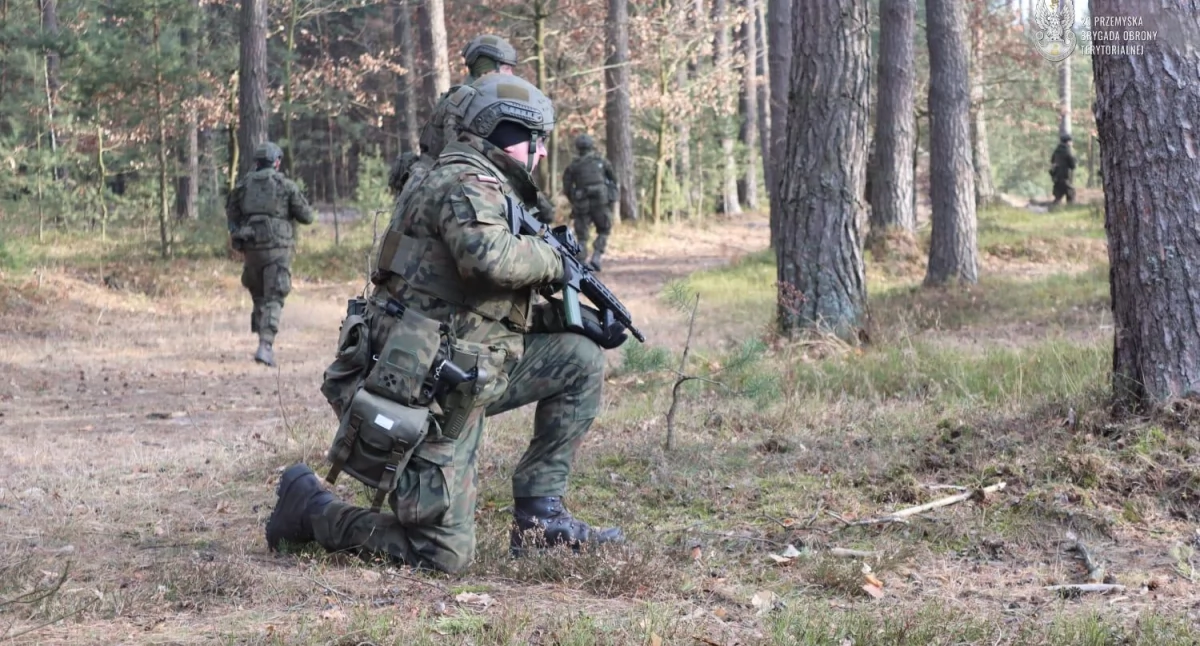 Od 22 lutego do 7 marca br. na terenie Ośrodka Szkoleniowego Wojsk Lądowych w Nowej Dębie trwało szkolenie zintegrowane (poligonowe) żołnierzy 202. Batalionu Obrony Pogranicza z Jarosławia. Fot. 20. Przemyska BOT
