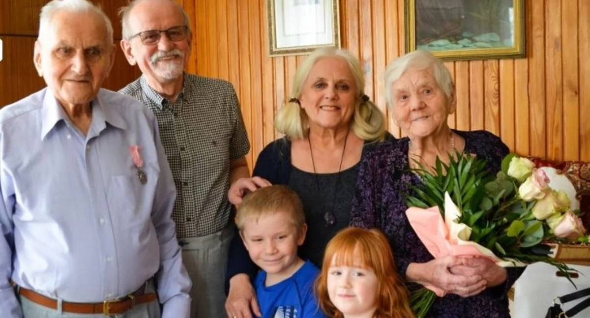 Jubilaci Joanna i Józef Mikrutowie z Lubaczowa swoim długoletnim związkiem dają świadectwo, że rodzina jest najważniejszą wartością w życiu człowieka./ FOT. K. Świętojański