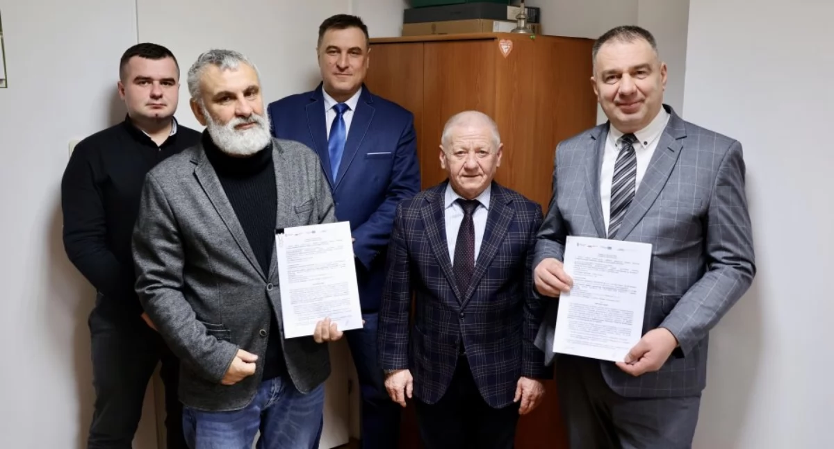Umowa z wykonawcą inwestycji – Przedsiębiorstwem Budowlanym Budomont sp. z o.o. – została podpisana. Teraz czas na rozpoczęcie inwestycji./ FOT. UG Radymno