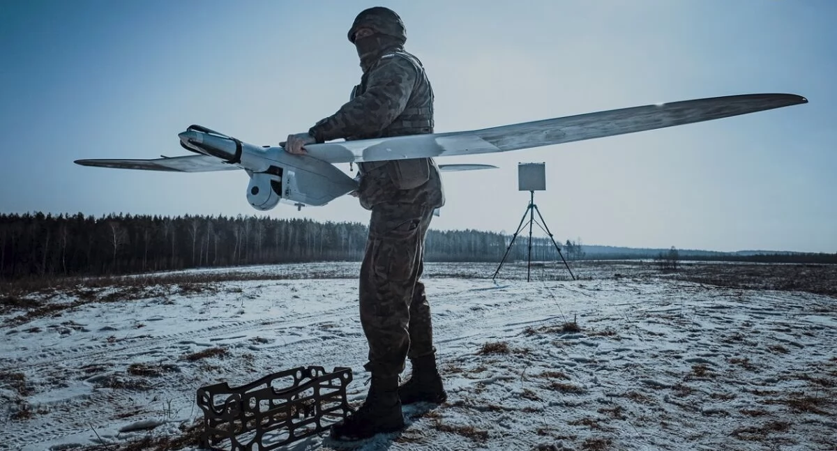 Pod koniec lutego br. w Przemyślu odbyły się kilkudniowe warsztaty lotnicze dla personelu obsługującego bezzałogowe statki powietrzne „FlyEye”. Fot. 20. PBOT