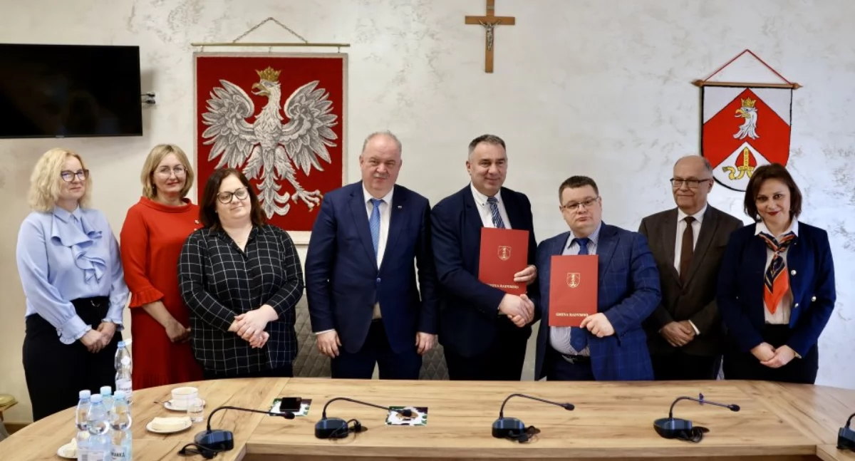 Umowa na użyczenie Terenowej Stacji Badawczej Uniwersytetu Rzeszowskiego dawnej szkoły podstawowej w Chotyńcu wraz z niezbędnym gruntem została parafowana kilkanaście dni temu./ FOT. UG Radymno 