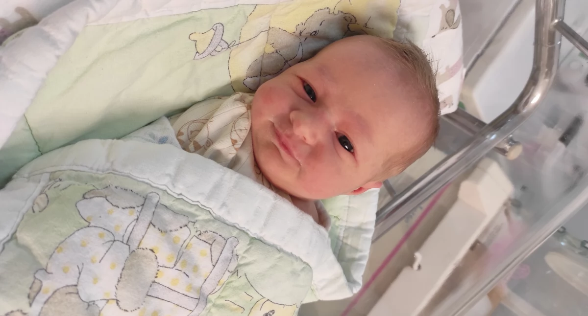Helenka Rachwał, córeczka Wioletty i Norberta, siostrzyczka Hani (l. 8), urodzona 10 marca, o godzinie 7.43, mieszkanka Przeworska.