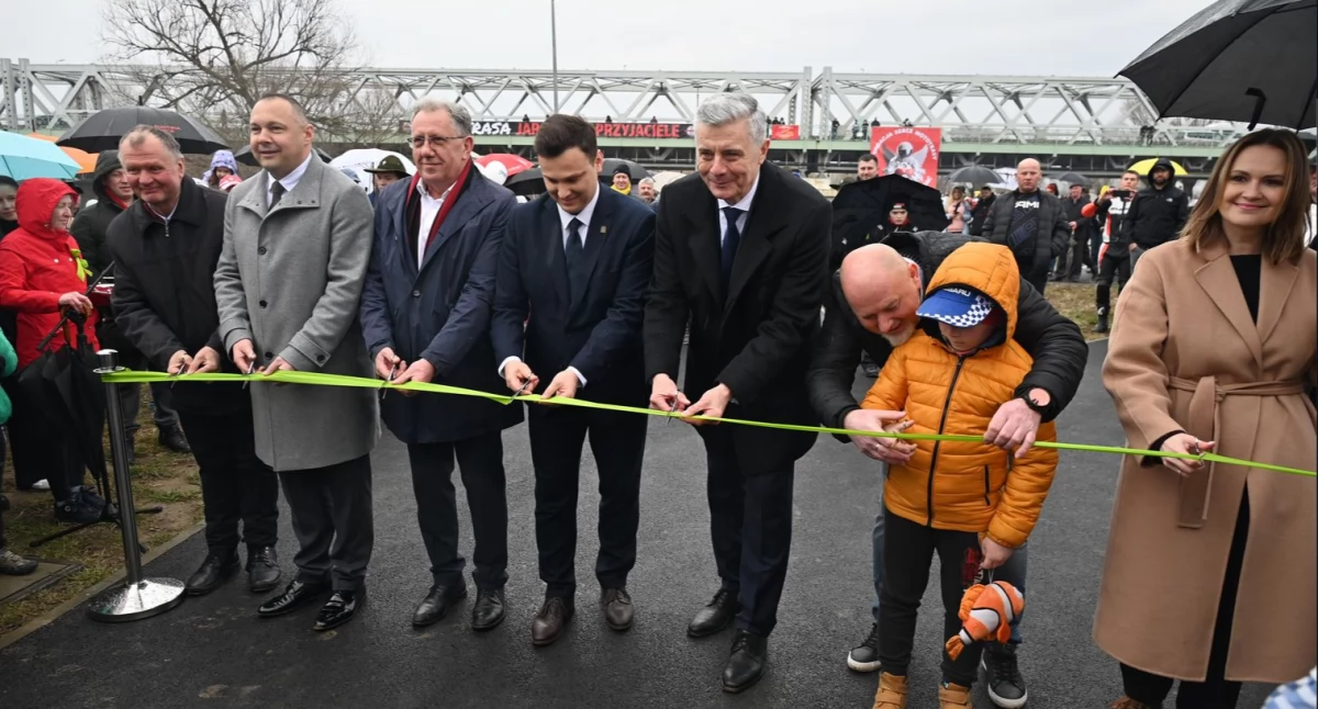 Uroczyste przecięcie wstęgi./ FOT. Starostwo Powiatowe w Jarosławiu