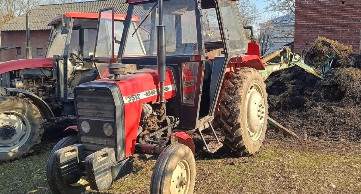 Do tragedii doszło podczas załadunku obornika przy użyciu urządzenia rolniczego marki Troll, którego meżczyzna był operatorem. / FOT. KPP Jarosław