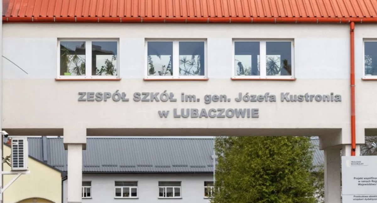 W Zespole Szkół w Lubaczowie nie zdążono wyciągnąć konsekwencji wobec uczennic będących uczestniczkami bójki. Zarówno one, jak i osoba umówiona z nimi na zarejestrowanie incydentu telefonem komórkowym nie są już uczniami placówki. / FOT. www.umcs.pl