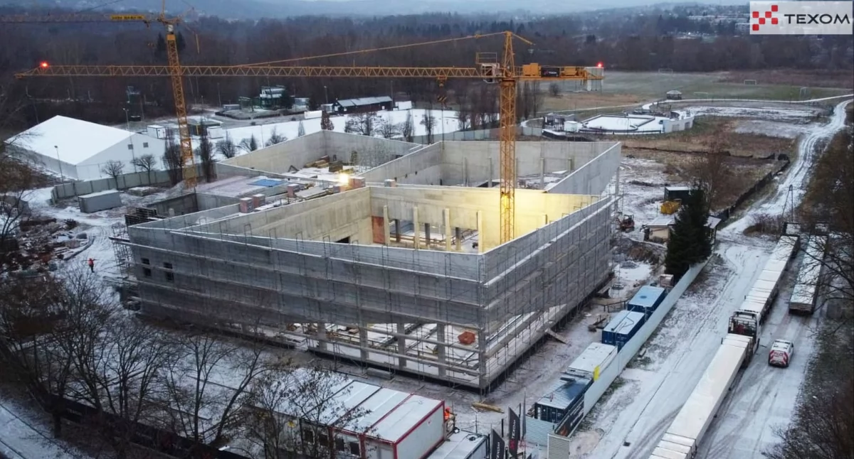 To zdjęcie sprzed miesiąca. Jest już nieaktualne, bo prace przy budowie kompleksu basenów znacznie się już posunęły. Fot. Texom