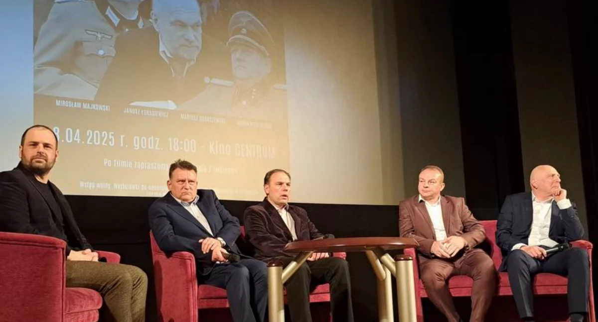 Ze strony twórców filmu padło wiele ciekawych, uzupełniających go informacji. Chętnie odpowiadali na pytania widzów./ FOT. U. Gielo