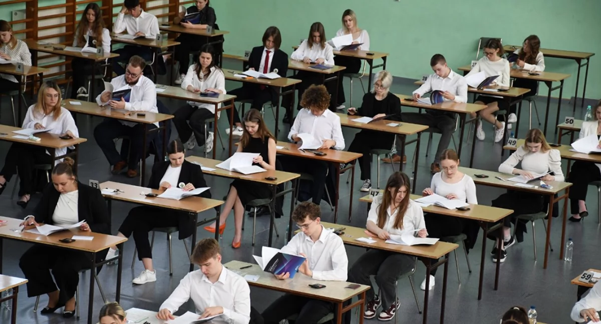 Edukacja, Maturzyści start! - zdjęcie, fotografia