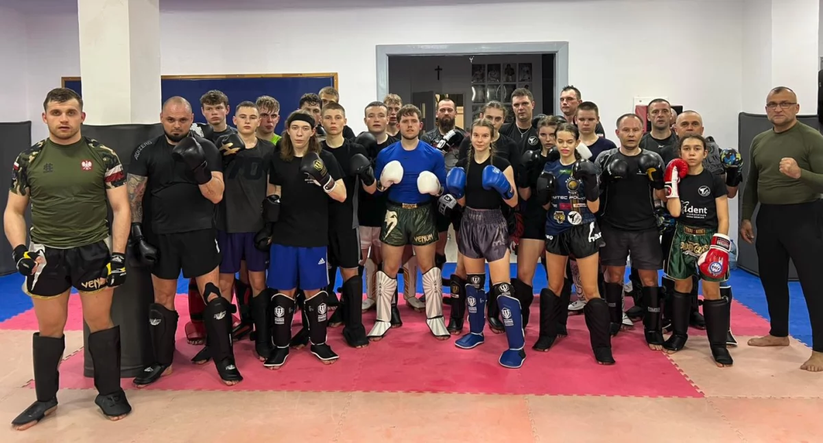 Klubu Sportów Walki „Karim” z Przeworska to jedna z kilku „eksportowych” szkół sportów walki z naszego regionu. Istnieje od 2012 roku, a jej założycielem jest Wojciech Surmiak (z prawej). Fot. zbiory własne