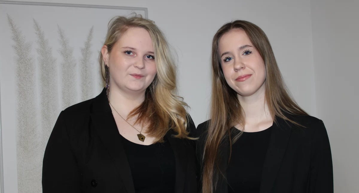 Licealistki Wiktoria Kud i Oliwia Mrozowska postanowiły zawalczyć o lepsze życie dla 15-letniej Oksany i jej mamy Moniki. Chcą z pomocą dobrych ludzi odmienić ich los./ FOT. U. Gielo