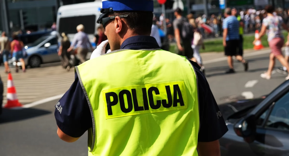Kronika policyjna, Była pijana poprosiła innego kierowcę wrzucenie biegu Miała promila alkoholu organizmie - zdjęcie, fotografia