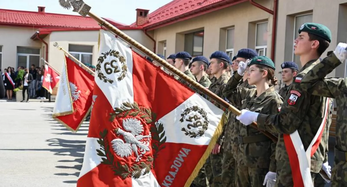 Wydarzeniu towarzyszył apel poległych zakończony salwą honorową./ FOT. Starostwo Powiatowe w Jarosławiu