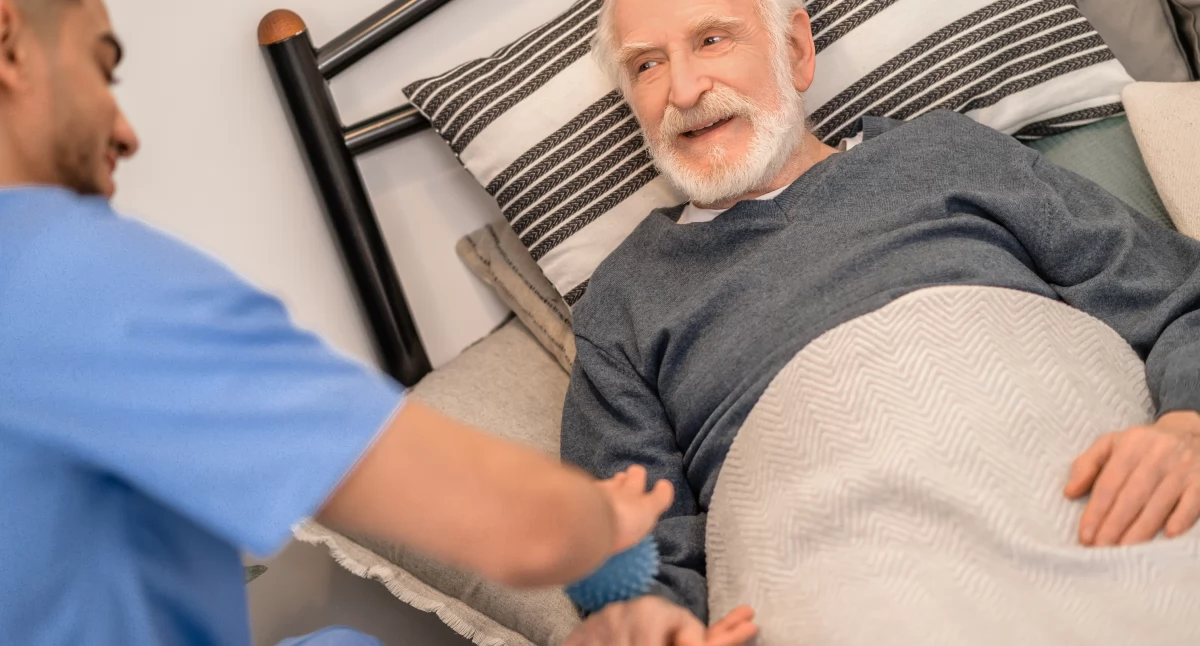 Rehabilitacja po uszkodzeniu mózgu to proces, który wymaga czasu, cierpliwości i zaangażowania – zarówno ze strony pacjenta, jak i zespołu terapeutycznego. Dzięki nowoczesnym, intensywnym metodom opartym na funkcjonalnym podejściu możliwe jest odzyskanie wielu utraconych zdolności i poprawa codziennego funkcjonowania.
