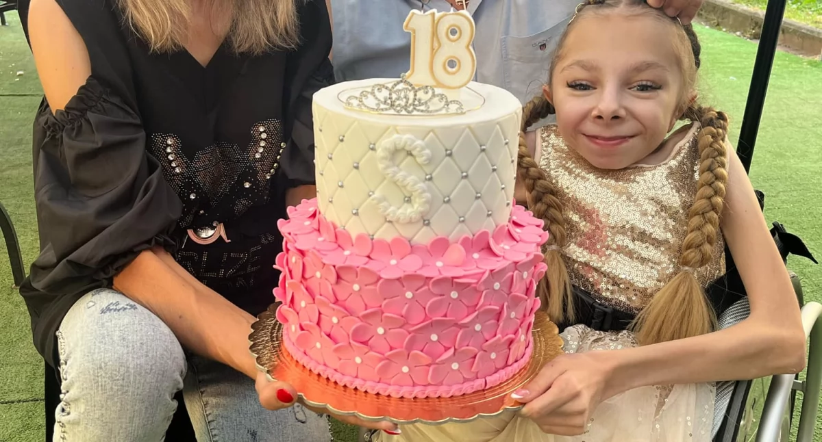 FOT. Wśród kandydatów do tytułu Honorowego Obywatela Miasta Przemyśla jest Sara Staszyszyn – zmarła 25 grudnia ubiegłego roku. Mistrzyni świata, Europy i Polski w tańcu na wózku inwalidzkim, która całym swoim życiem udowadniała, że ograniczenia nie stanowią przeszkody w realizacji marzeń. Odeszła, mając zaledwie 18 lat. Całokształt dokonań Sary oraz jej wyjątkowa postawa dają solidne podstawy do nadania jej honorowego obywatelstwa miasta. / FOT. ZW